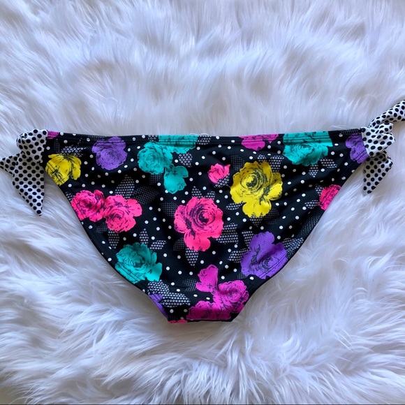 🟡 2/$15 XHILERATION Reversible Bikini bottom - Picture 3 of 5